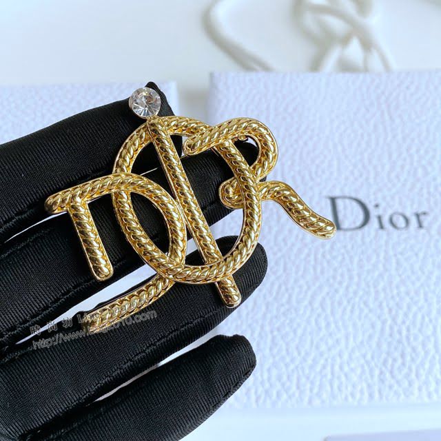 Dior飾品 迪奧經典熱銷款胸花 2021早春新款字母胸針  zgd1310